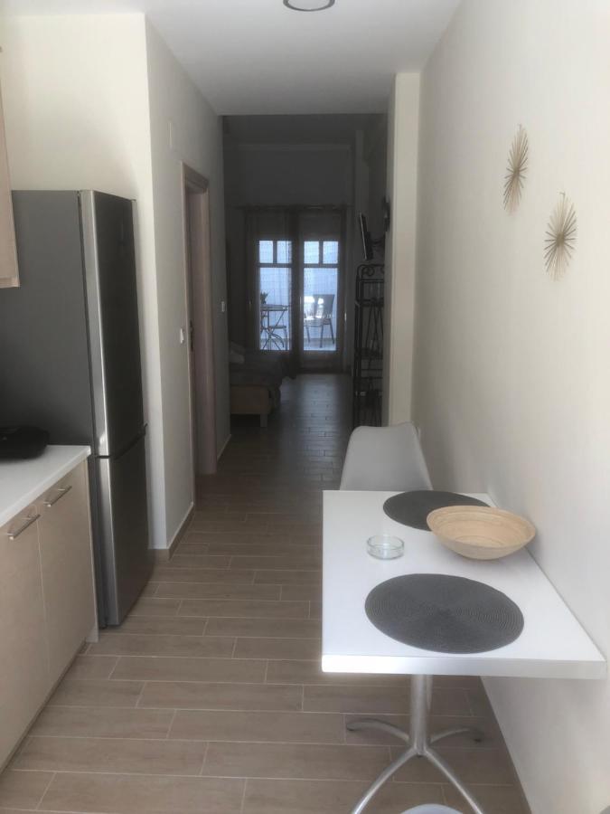 Chris3 Apartment Kalamata Exterior photo